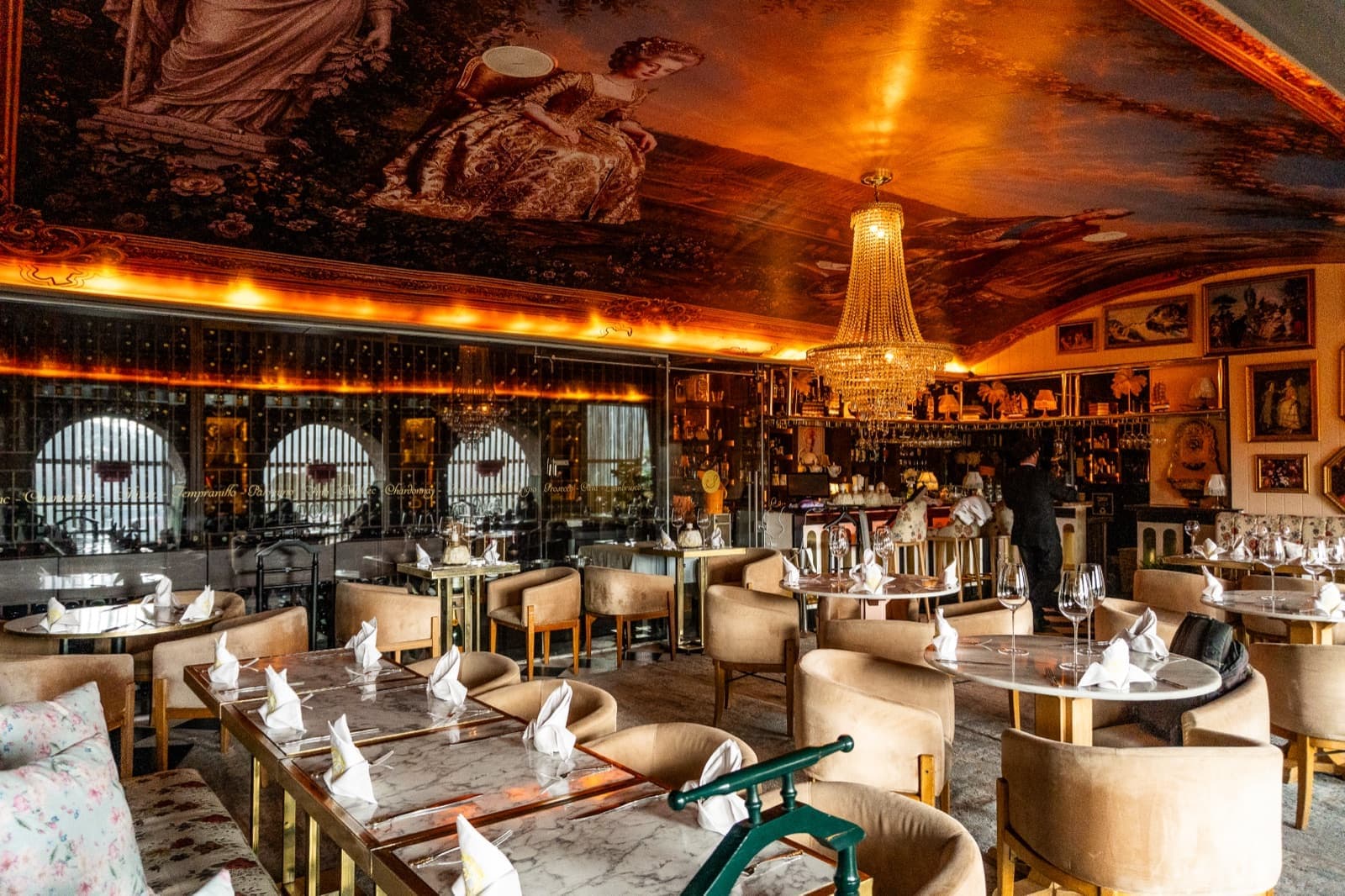 Escargots en Bogotá: el clásico francés, reinterpretado en Marie Antoinette